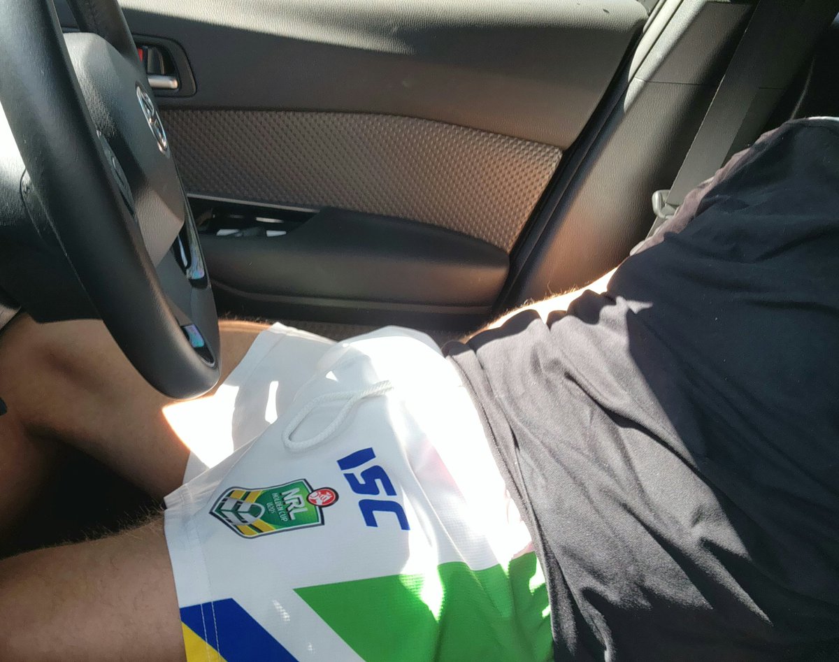fuzztel's tweet photo. Heading home after working all weekend 😒
Horny as fuck while driving...
RP if u would service me while I drive 😈😜🍆💦
#footyshorts #horny #gay #gayaussie #cruising #uncut https://t.co/08vJgAiaIX