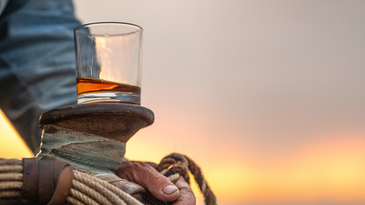PendletonWhisky's tweet photo. At sunset, we’re celebrating #WithPendleton. This glass isn’t just poured, it’s earned. https://t.co/762Yi7NcOq