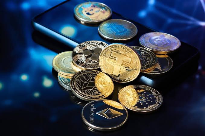 UsmanKhan041's tweet image. #Demystifying Digital Currencies: 
The Future of Finance?  #digitalcurrency #cryptocurrency #bitcoin

Digital currencies, also known as cryptocurrencies, have exploded in popularity in recent years. But what exactly are they, and how do they work? In essence, digital currencies…