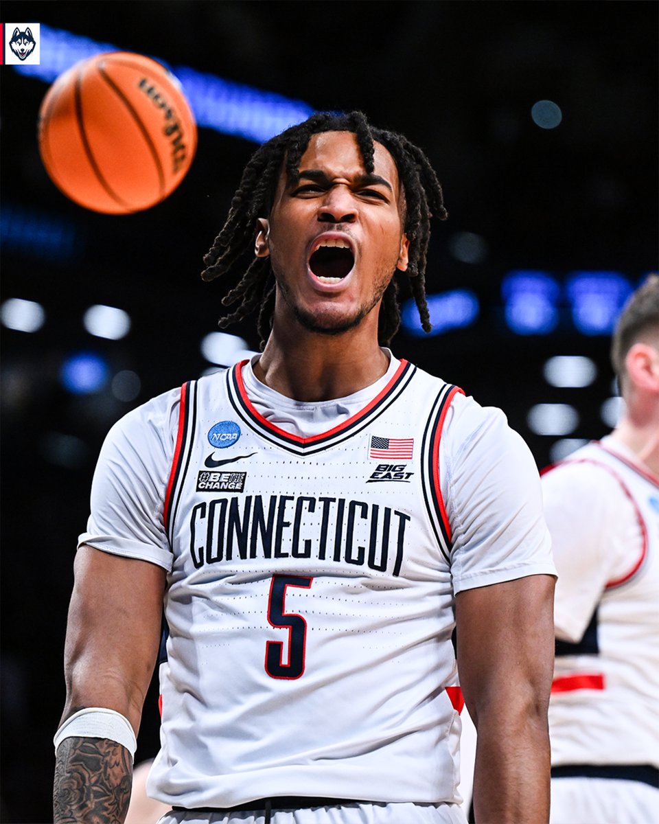 RETWEET IF YOU LOVE THE UCONN HUSKIES
