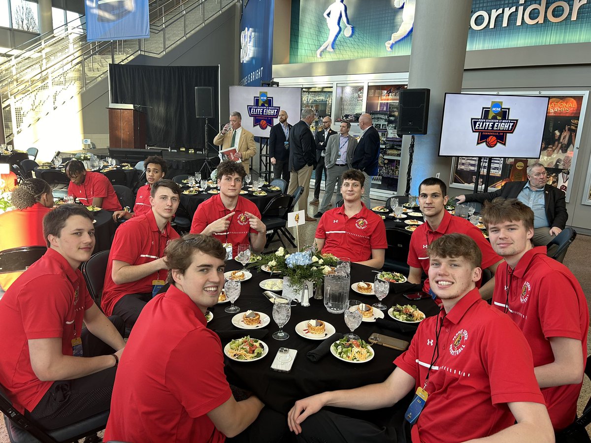 Dawgs had a great time tonight at the banquet before their Elite Eight game on Tuesday!