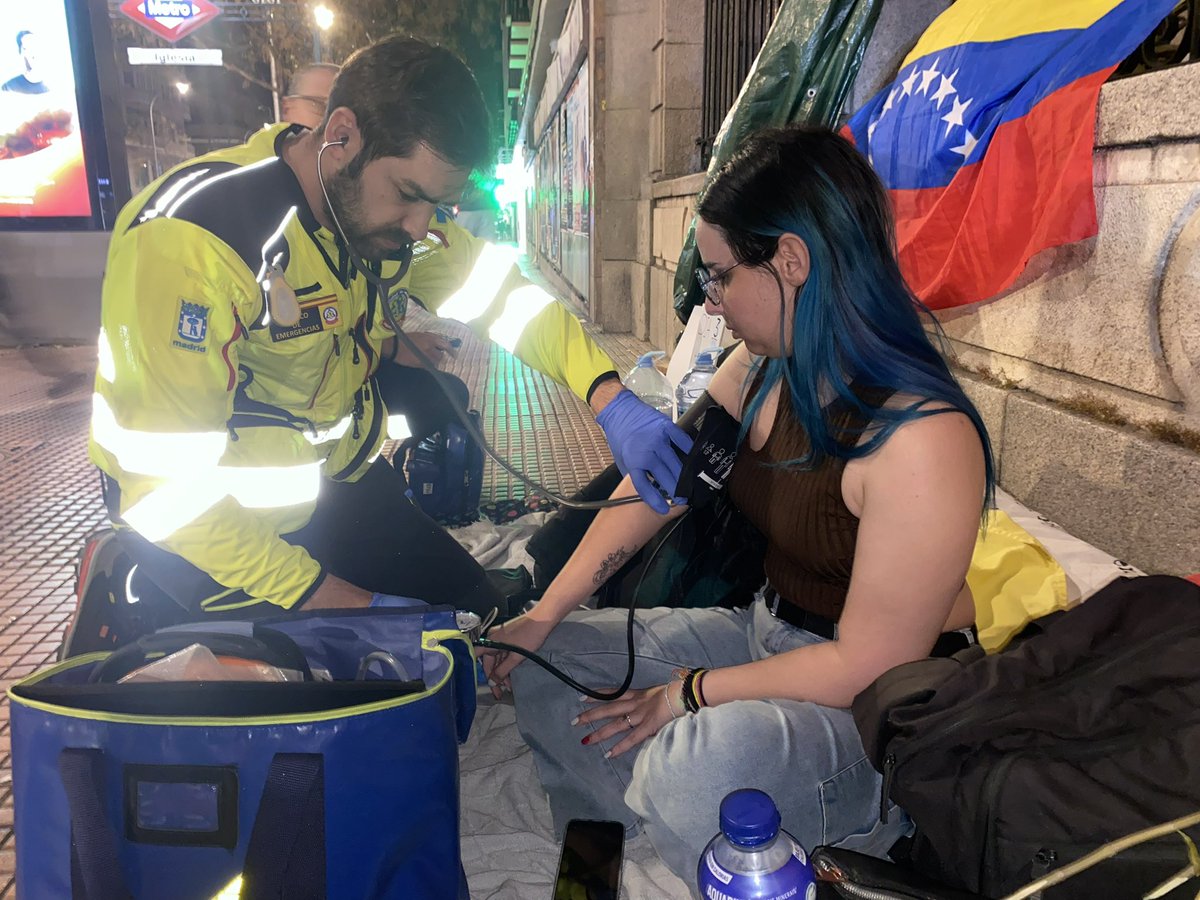 lorenalima95's tweet photo. Finalizando mi 3er día en huelga @SAMUR_PC me ha realizado exámenes médicos como control. Por ahora todo bien, algo cansada pero sana. https://t.co/lqQbPSaqw7