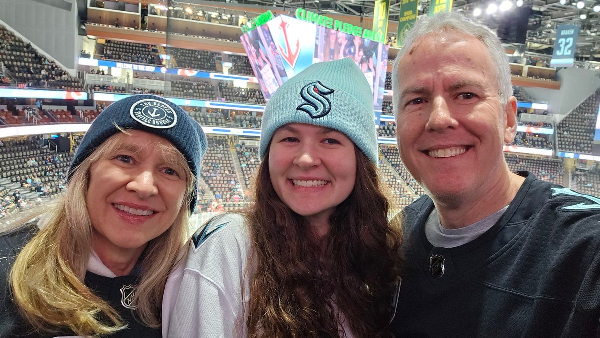 Home for spring break and a Kraken win!!!  #seakraken