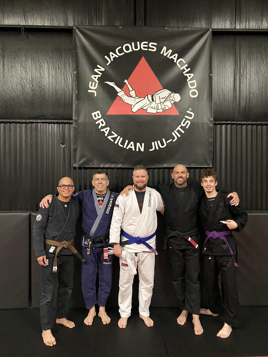 🟦🟦🟦🟦⬛️🟦

So, this happened yesterday. Grateful for these people!