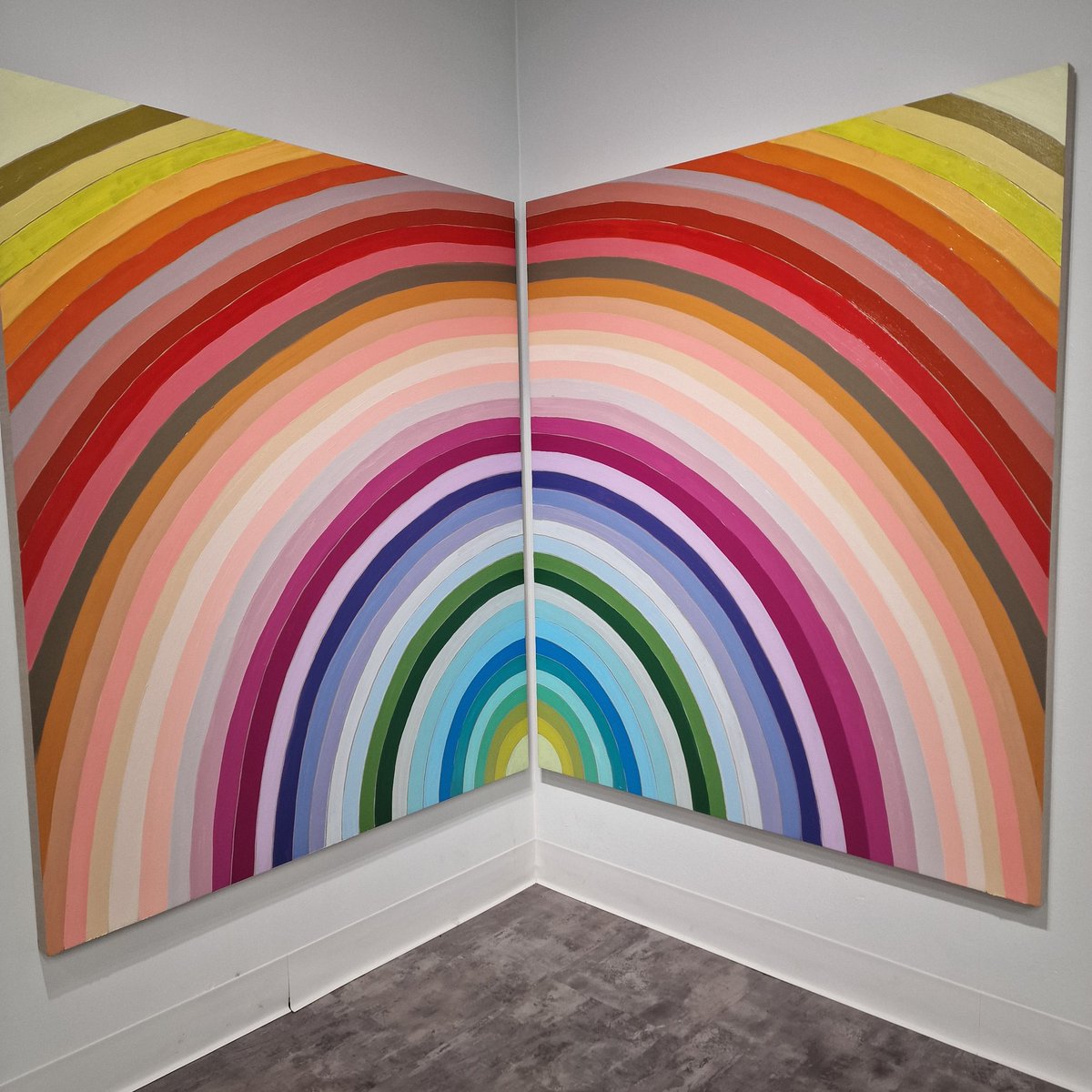 shaunaleelange's tweet image. Check my Linkedin review of Leah Rosenberg's "Outside In" art exhibition at San Luis Obispo Museum of Art.
#centralcaljfornia #californiaart #colorfield