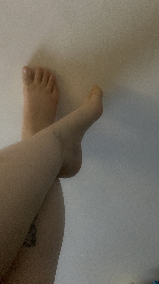 bigchestedheels's tweet photo. So ready for my beauty sleep. Any freak gooning over my toes right now should send for when I wake up. 

Paypig cashcow nudes human atm femdom findom cuckhold whalesub beta finsub brat humiliation foot worship feet buyingcontent https://t.co/hGsUyt48OG