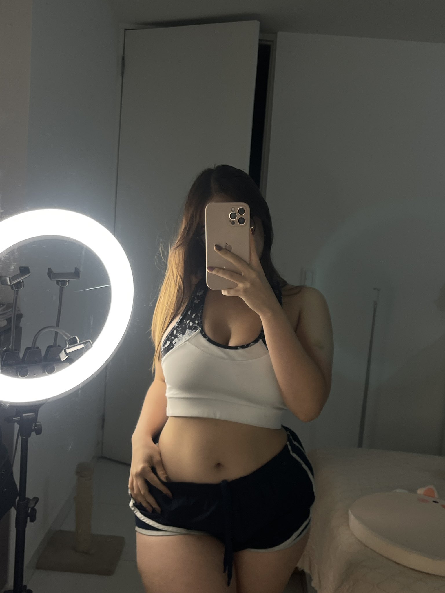 Marianahoyosr в X: „Noches, porque buena yo 🌚 t.colafGzs8OER“  X