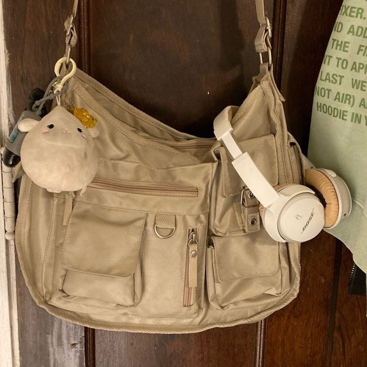 sstudynessa's tweet image. how does pinterest see you? 

♡  top 
♡  bottoms 
♡  bag 
♡ ︎footwear

sou eu 😊