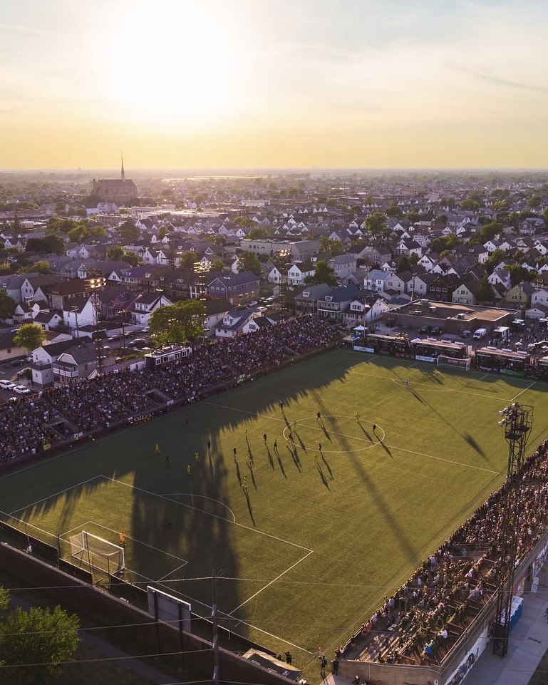 This weekend marked the home opener for Detroit's soccer team @DetroitCityFC! They won 2-1 against Loudoun United. 📣⚽ Nestled in the city of Hamtramck DCFC games are a must-attend for soccer & sports fans visiting Detroit!📍📸 @schwartzyphotos