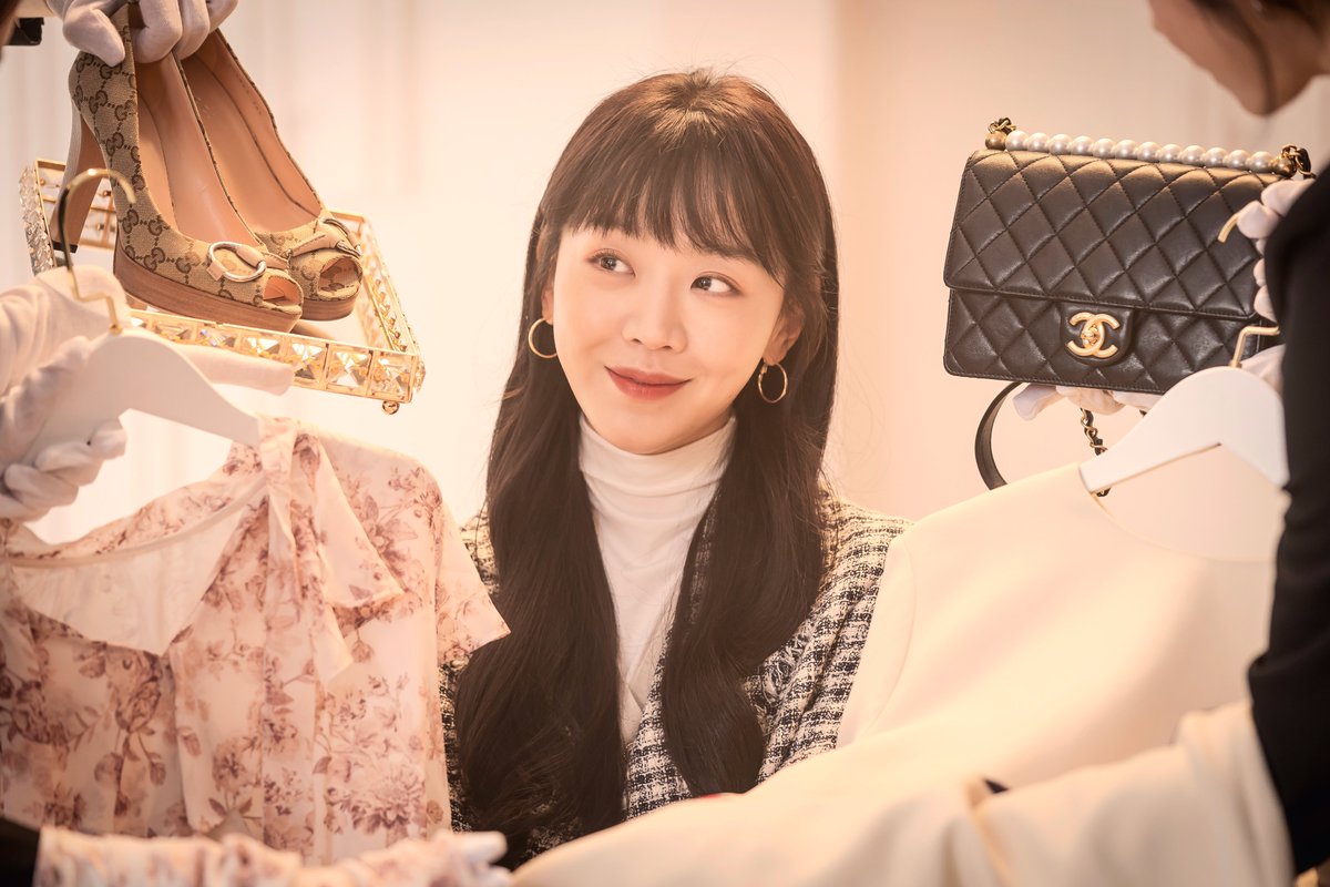 [🗞️] #신혜선 #그녀가죽었다

변요한X신혜선X이엘 '그녀가 죽었다' 5월 개봉 확정!
(출처 : MBC 연예 | 네이버 TV연예)

🔗 naver.me/5LuOparh

#Shinhaesun #한소라

사진제공 | (주)콘텐츠지오, (주)아티스트스튜디오, (주)무빙픽쳐스컴퍼니