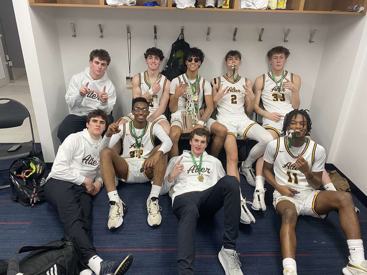 bconner_0's tweet image. STATE CHAMPS!!!! Couldn't be prouder of these guys! Thank you seniors! Thank you to all the guys that pushed us everyday in practice, we wouldn't have  got there without you. Love all of you! Family for life!