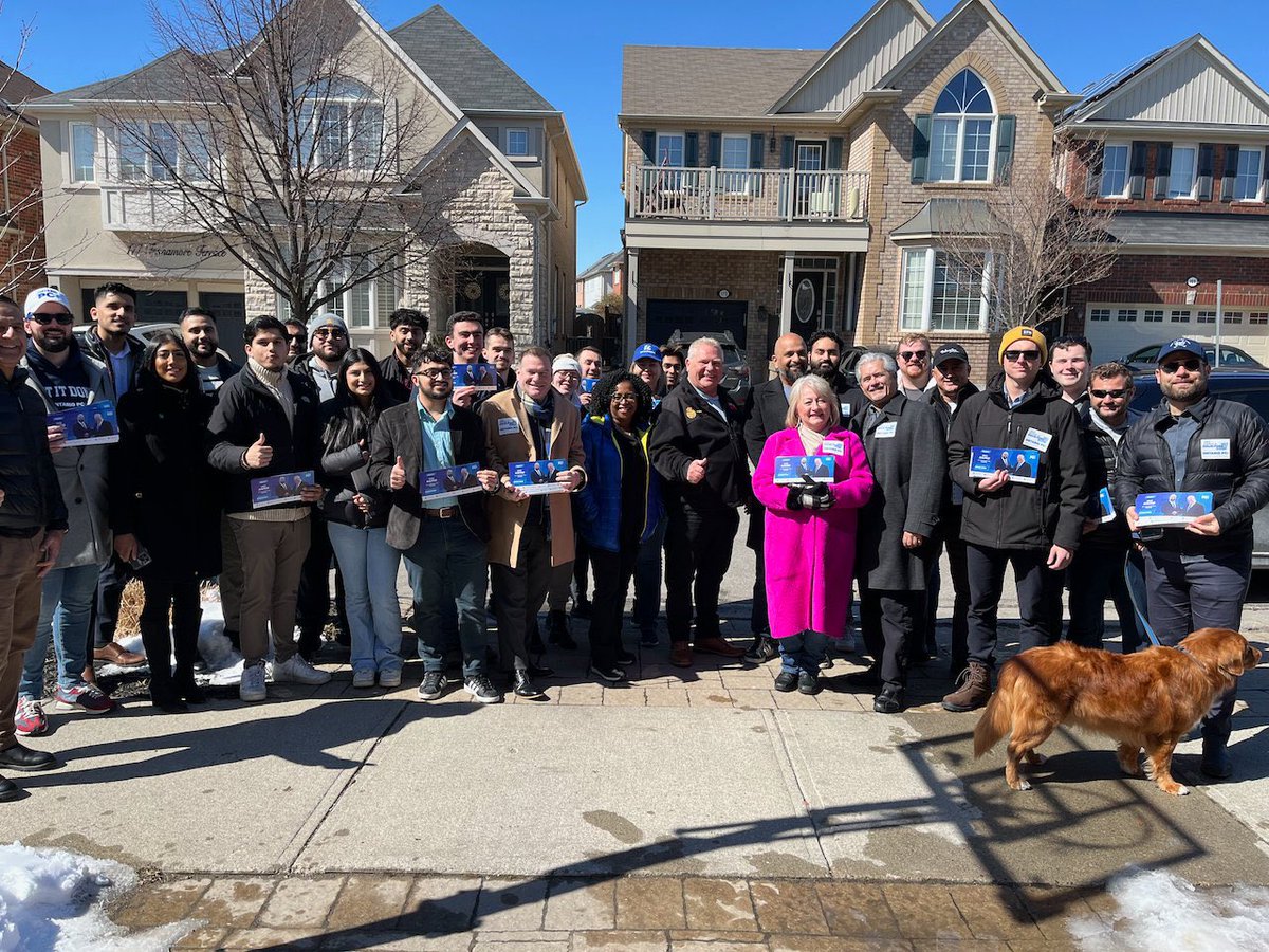 Today we join @zeeinmilton for door knocking. People in Milton are against liberal’s Carbon Tax. Thank you@FordNation for joining!