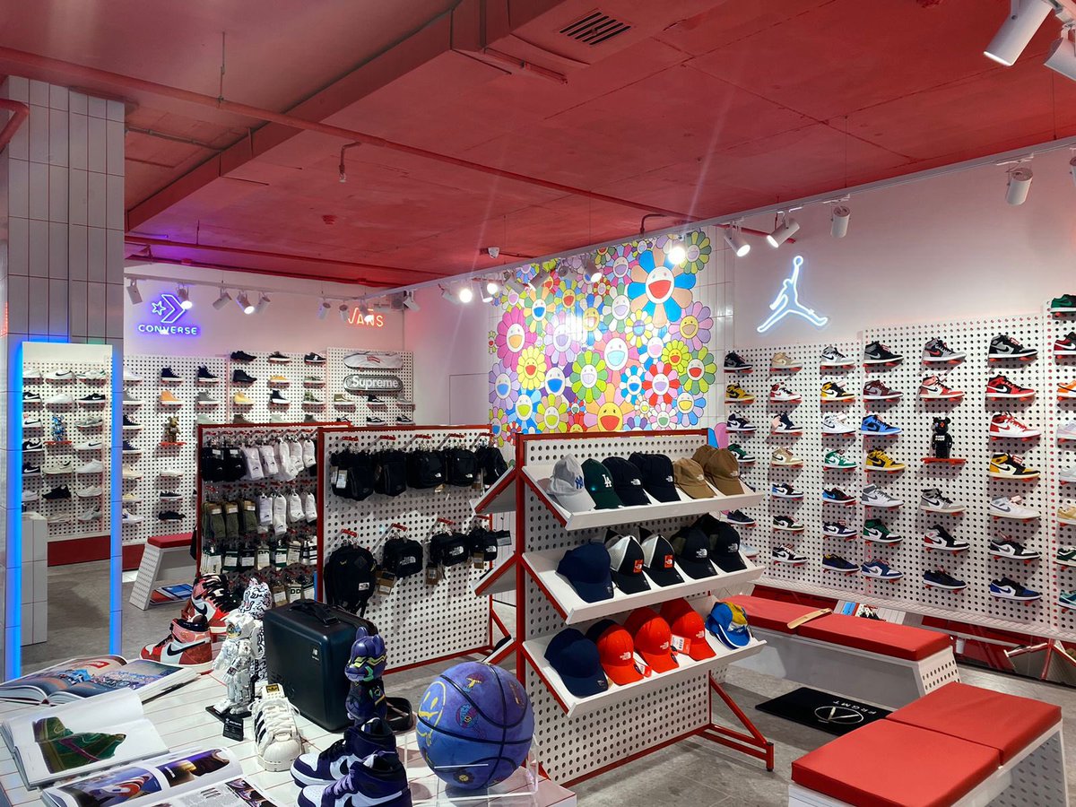 wrpxfg's tweet photo. В новый магазин кроссовок и аксессуаров “Kicks Studio” требуются продавцы - консультанты. З/П 45тыс. - 80тыс. График работы 5/2. Резюме отправлять по номеру 89243694725

! интерес к сникер культуре приветствуется ! https://t.co/zKJkllmFMx