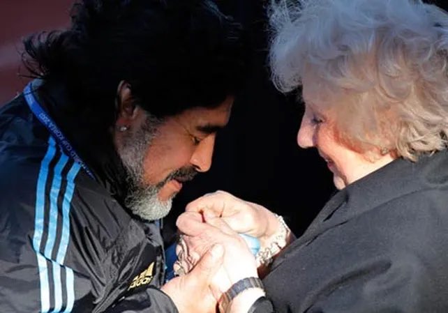 En minutos vamos al aire por <a href="/somosradioam530/">Somos Radio AM 530</a> o am530somosradio.com 

<a href="/Relojde24/">Reloj de 24</a>, un programa que tiene memoria, que dice la verdad y reclama justicia. 

#NuncaMasEsNuncaMas