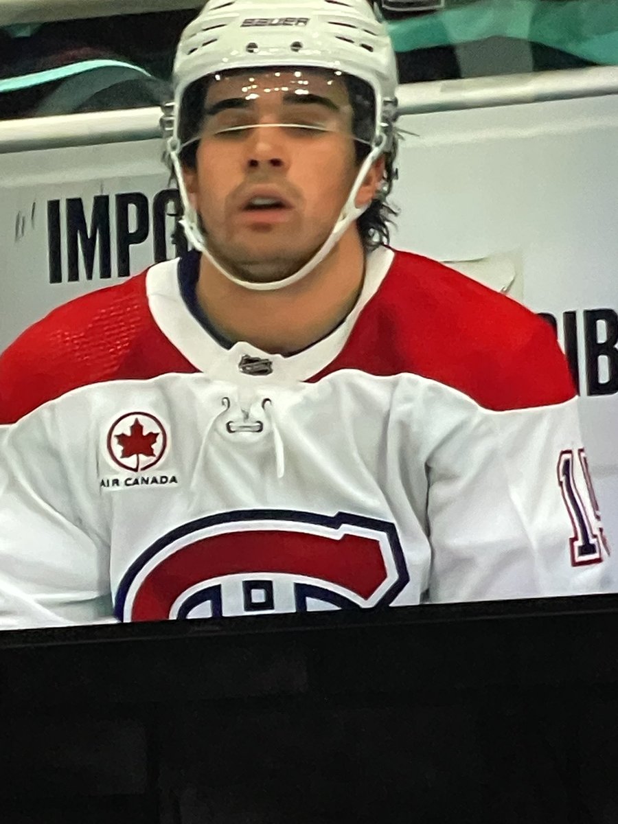 CrunchMomma's tweet photo. 2 in!!! Grubie got pulled!! 4-0 1:45 left in 1st!!! 

#habs #keepthepressureonboys https://t.co/RvCvIS9R80