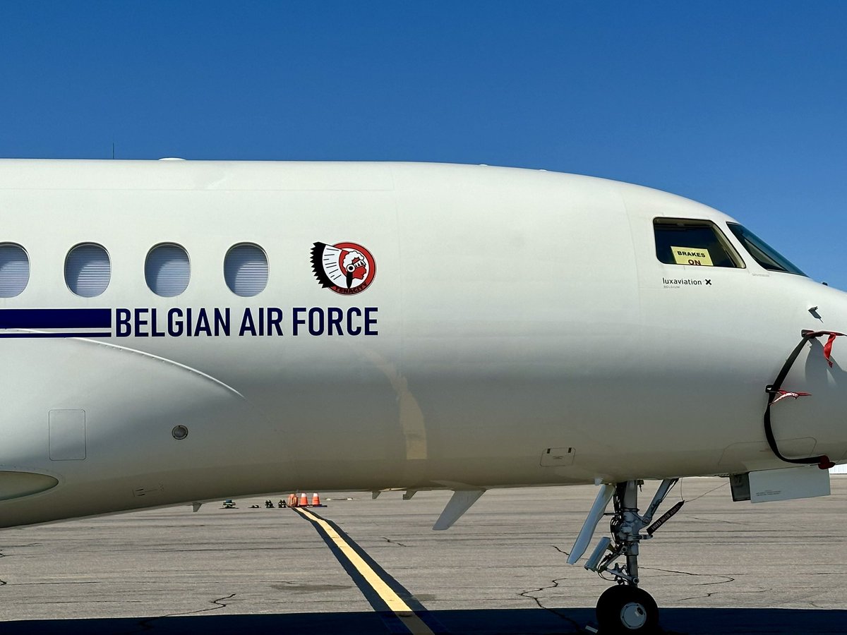 thenewarea51's tweet image. Some visitors at KFAY today, Belgian Air Force Falcon 7X (00-LUM) and a Valkyrie Aero Short S-312 Tucano T1 (N267TC) 😎