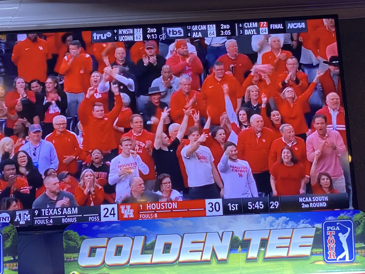 Watching the Coogs & Aggies game it’s a nail biter! Love the @uhoustonenergy shirts! #GoCoogs #MarchMadness