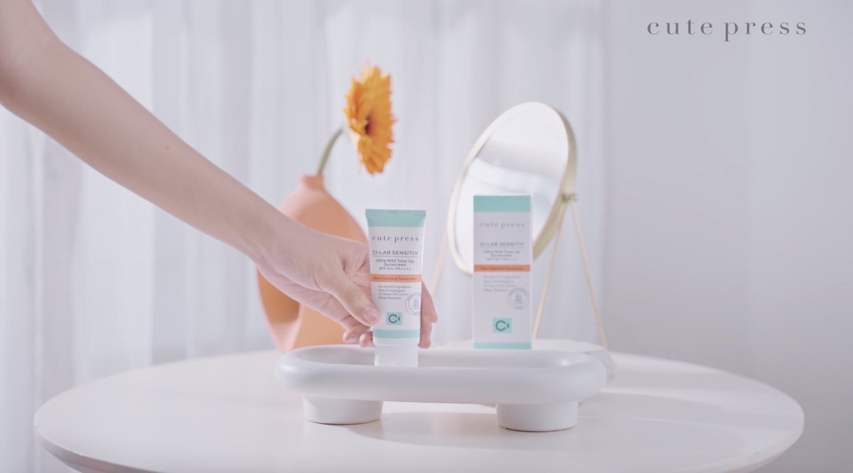 iKoraCoke's tweet photo. ก่อนออกจากบ้าน อย่าลืมทากันแดดกันนะ

SAROCHA BEST SUNSCREEN
#CutepressCiLabxFreen
#ซีแล็บกันแดดคุมมัน https://t.co/zR9iK5Qyrm