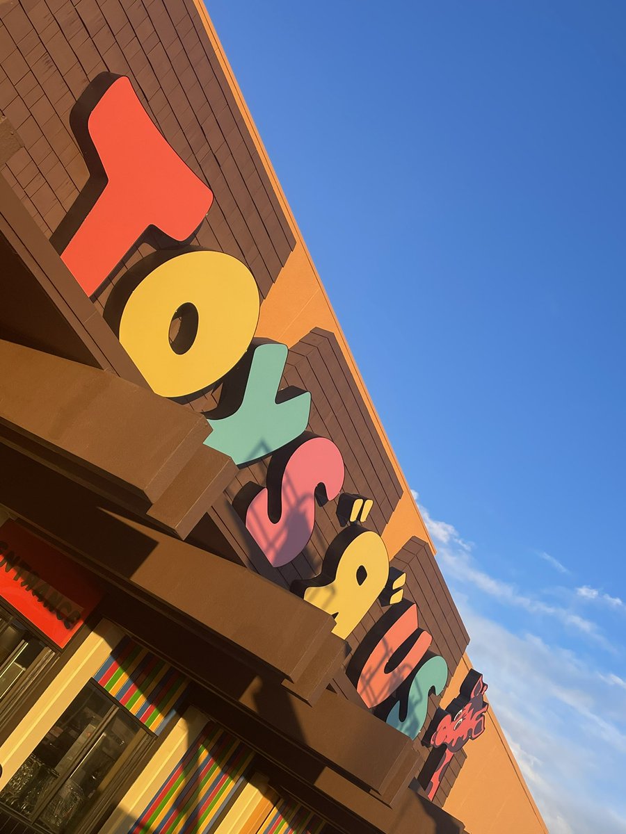 1UPjose's tweet photo. Bring back #ToysRUs 🥺 https://t.co/k13410l35z