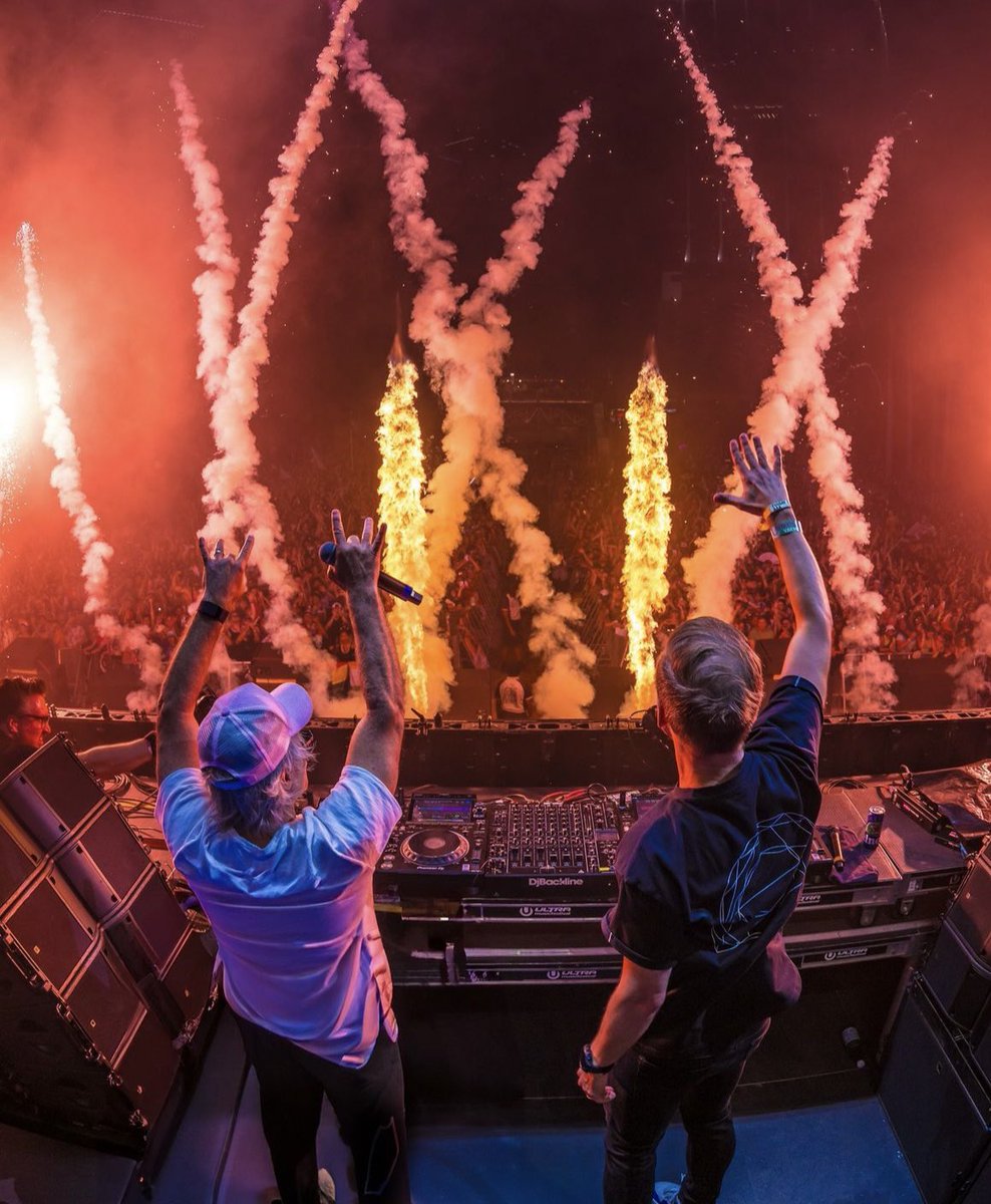 JoviUpdates's tweet image. .@jonbonjovi and @arminvanbuuren at @ultra in Miami, Florida - March 24, 2024 #UltraMiami 
Credit: ultra on IG