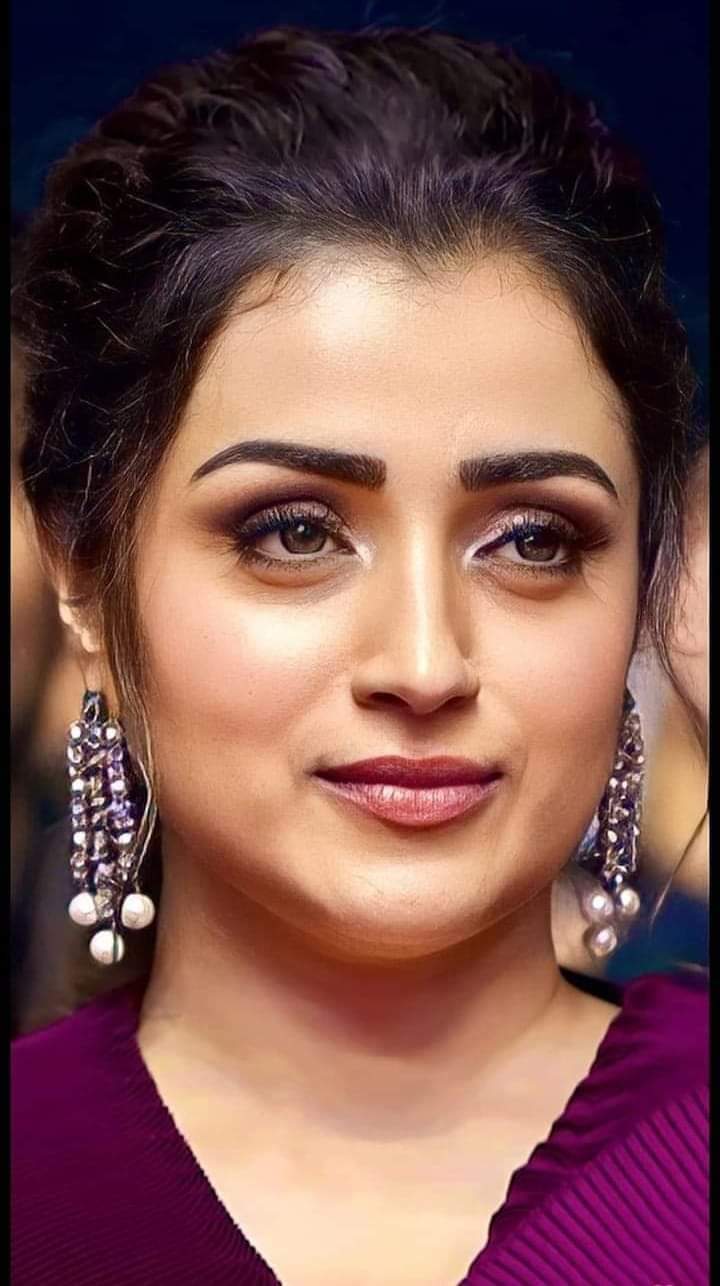 GJf07YEbwAAvu4K?format=jpg&name=large