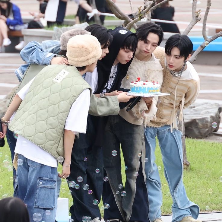 ONEDOORGARDEN's tweet photo. [💌] ⤸
From: ?
For: crootdoors

I LOVE YOU ALL SM im going to cry. i can talk about sm with all of you &amp; you guys will always be so sweet about it!!! + all of you are super funny like dming you guys actually makes my day. (1/2) https://t.co/WqOrAosJTj