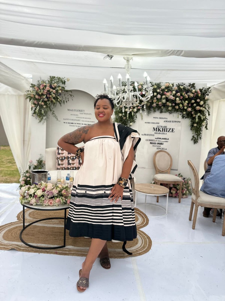 Athi_Gogela's tweet photo. For supporting me ninga ndazi, thank you guys so much. My next client might just be on you TL please let them know ❤️🙏🏾 https://t.co/Oi90iuT81Q