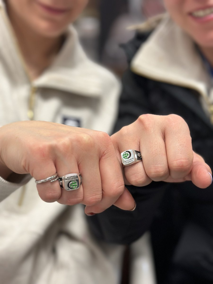 Rachel² made it to their 5am flight with some new bling 💍