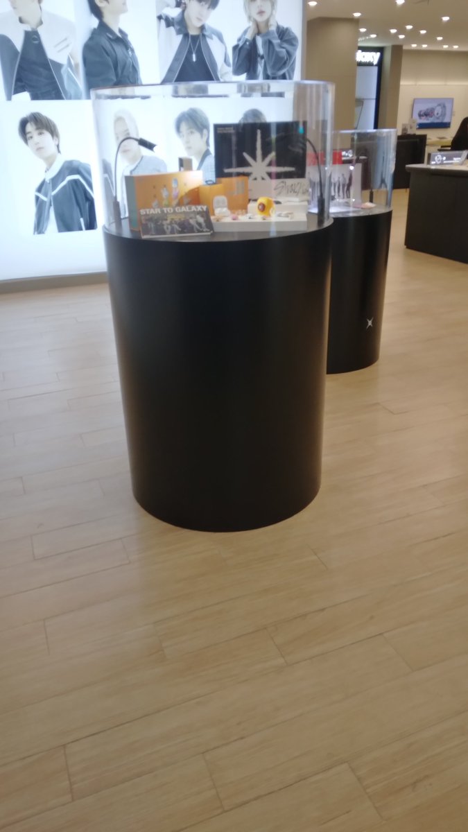 #SLBS #SLBSStudio #StrayKids #SKZOO #SKZ #Youmakestraykidsstay #스트레이키즈 #스키즈 #스키주 #samsung #galaxy #ExpressImpressSLBS #SamsungExperienceStore #SLBSinJakarta