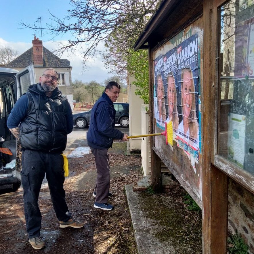 Reconquete61's tweet photo. Le militantisme s’est poursuivi de plus belle dans l’Orne en ce week-end des Rameaux.

Collage sur les cantons d’Argentan et Sées, boîtage à Bagnoles-de-l’Orne.

#AvecMarion #LaFranceFière #Reconquete #Europeennes2024 https://t.co/aqEsuR8dEU