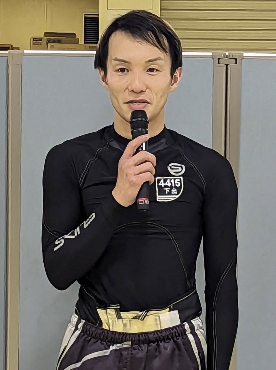 br_mikuni's tweet photo. 20日開幕の「坂井市制18周年記念」は、今日（25日）優勝戦が行われ、インから逃げ切った1号艇 #下出卓矢 選手がV🏆今年2度目の優勝🥇を飾ったカ〜ニ🦀
地元水面は、一昨年11月の「第26回三国競艇大賞」以来のVとなった下出選手🤗おめでとう🎉カ〜ニカニ🦀🦀🦀 https://t.co/3HedAhzTUS