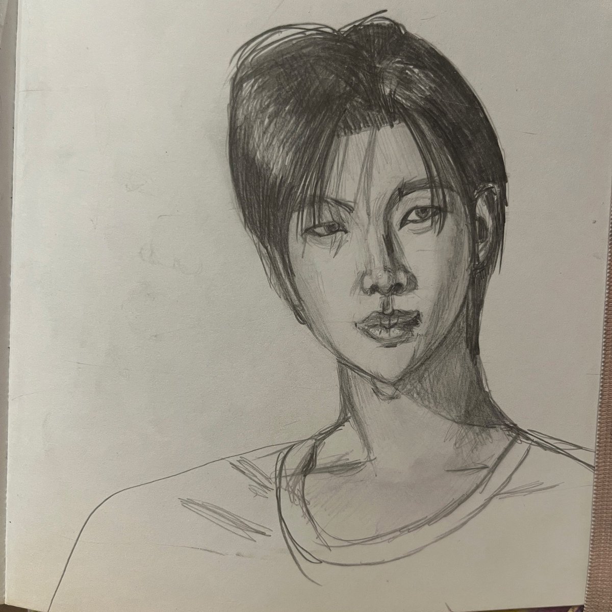 помое череды неудачных набросков, более-менее удачный Намджун.
По крайней мере узнаваемый
#bts #rm #Namjoon