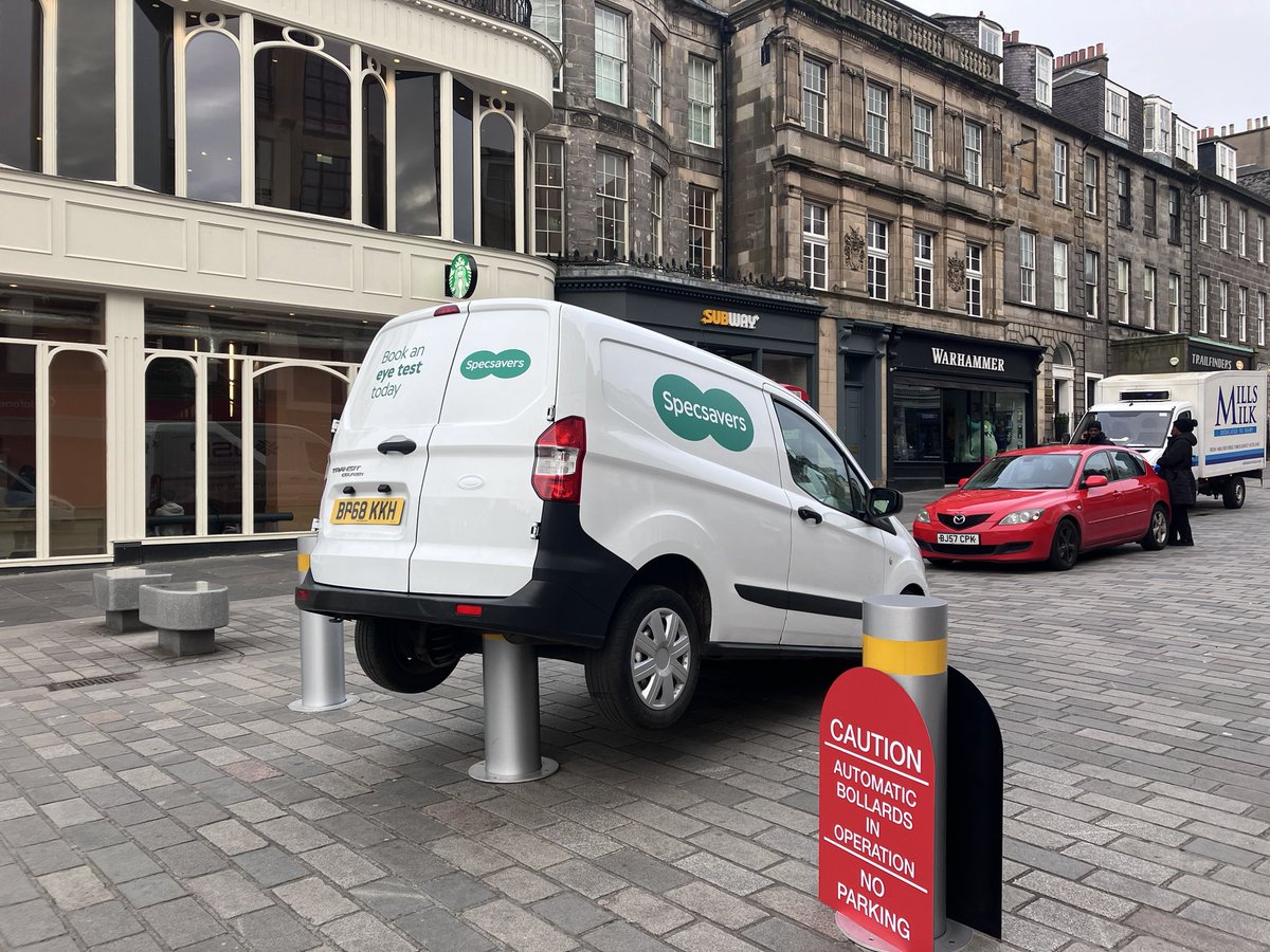 almanac64's tweet photo. @edinburghpaper #edinburgh should have gone to Specsavers! https://t.co/bHwP13APxM