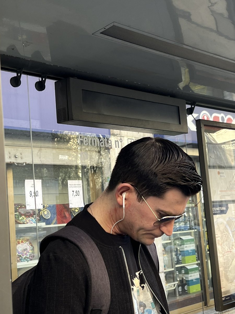 Segnalo cara <a href="/atm_informa/">Azienda Trasporti Milanesi</a> che - in via Lorenteggio vicino piazza Frattini - la pensilina non riporta orario di partenza del bus 50. Questa tratta per arrivare in centro è diventata infernale. Mi date delucidazioni? Grazie #Milano #m4 #scaviovunque #ritardoassicurato