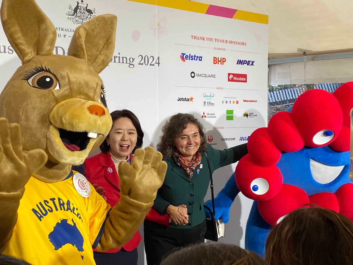 Celebrating Australia’s participation in #Expo2025 with Expo Minister Jimi @AustraliaInJPN . Myakumyaku and Ruby joined us too!
東京のオーストラリア大使館で行われたイベントに、自見万博担当大臣がいらっしゃいました。ミャクミャク、そしてカンガルーのルビーも参加！#くるぞ万博 @dfat