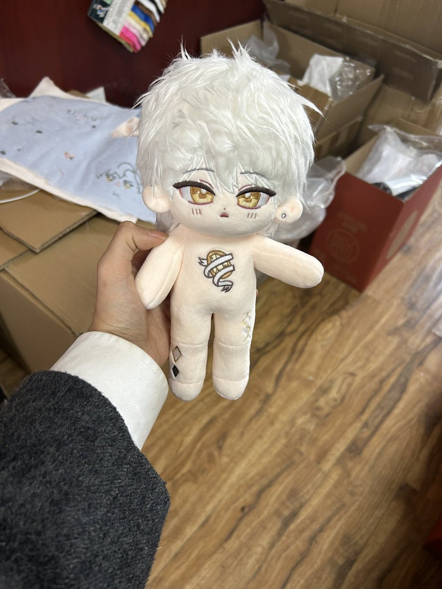 没有修饰过的长腿娃娃😽
👏🏻If you want to make dolls,DM 혹은 위챗(G19816001161)으로 연락주세요!
#개인제작
#개별_주문
#솜인형
#우리_공장으로_오세요 
#우리_공장을_소개합니다
#Dolls