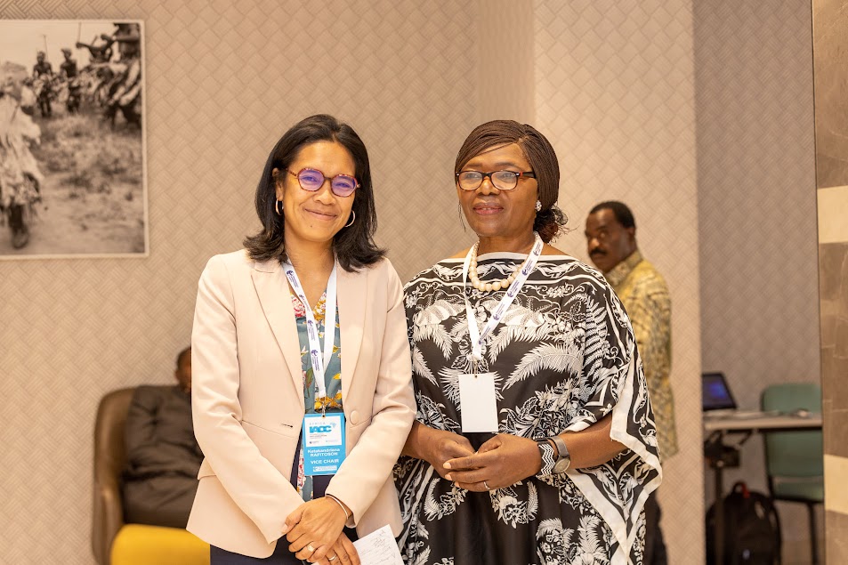 Met the inspiring Prof. @ThuliMadonsela3 during #AfricaIACC @IACCseries in 🇿🇲. Her groundbreaking work on state capture in 🇿🇦 opened a new era of research around grand corruption, unpacking the linkages btw power & private interests. 🔥Hope she'll be keen to join @awacn_africa