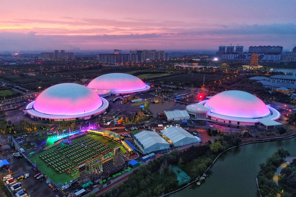 broadwe41362782's tweet photo. Broadwell Air Domes is the #GlobalLeader of #Airsupported structures. #Headquartered in the United States, we are a #multinationalcorporation with divisions across the globe. We are the largest producer of #airdomes in the world, we have the largest dome manufacturing center. https://t.co/WOTyXaLh1B