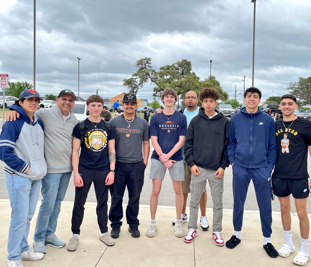 saislanders's tweet photo. Out in full force, supporting SA Islanders @deleon_dylan at the All-Star game!
#saislanders #LaFamilia https://t.co/Fi4NlvnqWS