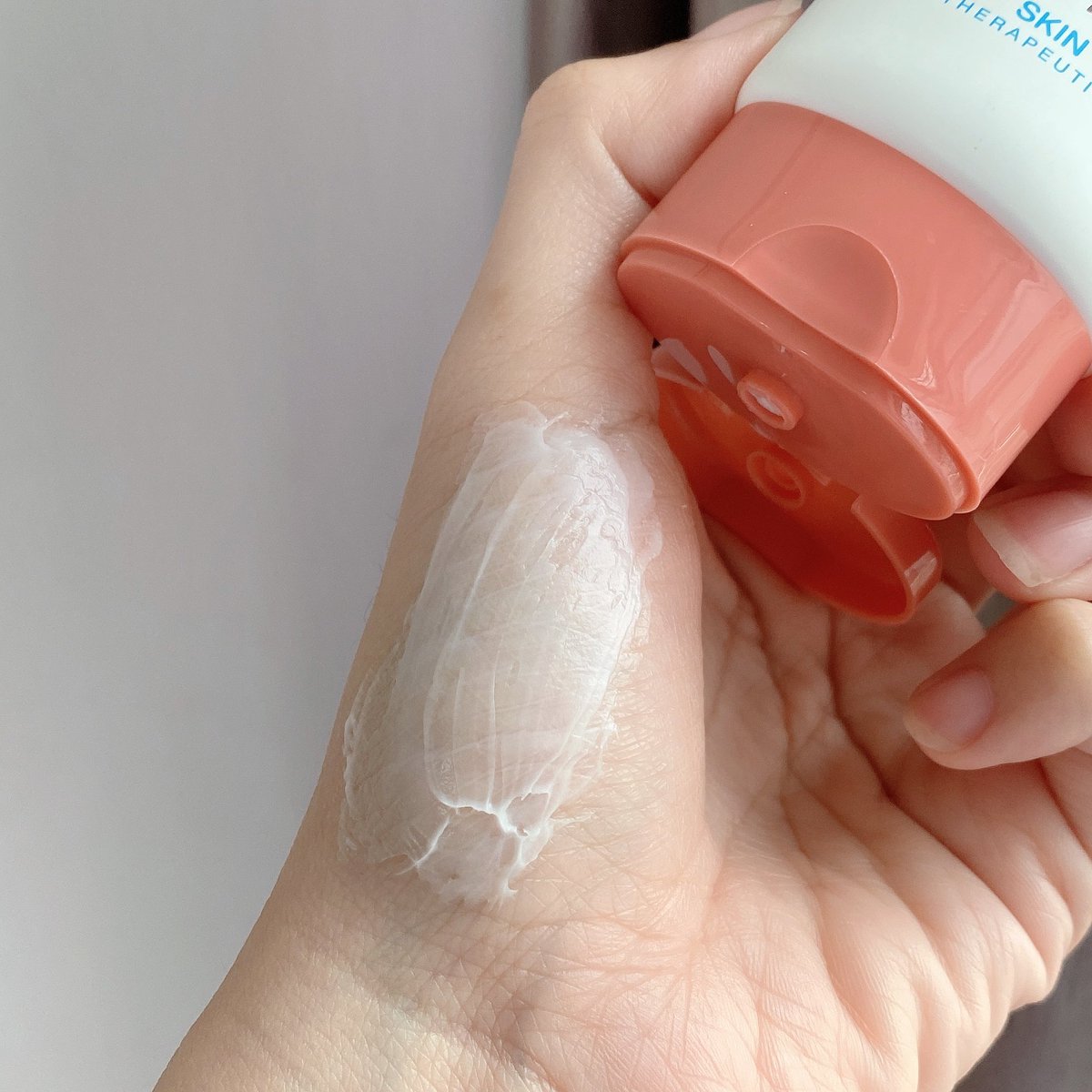 jubjublive's tweet image. ผิวจึ้งมากกกกกก~ สิวหาย รอยต่างๆก็แทบไม่เห็นแล้ว NoAc Anti-acne Lotion” นางทำถึง เนื้อบางเบา ทาแล้วสบายผิวหน้าสุดๆ รอยสิวลดลงชัดเจน นี่เราทาทุกวันเช้า-เย็น ผิวเรียบเนียน ผิวใสขึ้นแบบนี้แน่นอน ไปตำ!! ✨ #ใช้ดีบอกต่อ #NOAC