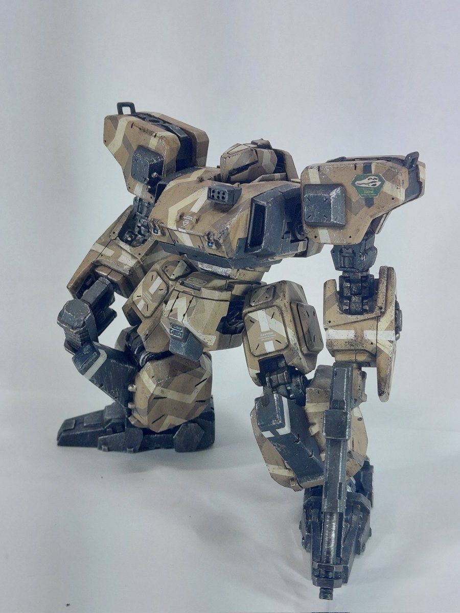 zarock_zabel's tweet photo. FMコン応募分①
ブリザイアL(ダリル機)
フロストを公式イラストを元にほぼ全身弄ってシルエットを改修、武器も一部改修しました😆
#フロントミッション
#ストラクチャーアーツ
#FRONTMISSION
#FRONTMISSION4
#オラゼニス https://t.co/sGauU0Boie