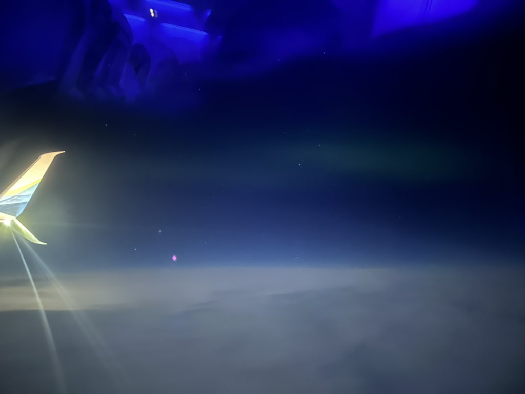 levikj's tweet image. Hello Space Weather folks! Currently on @AlaskaAir flight 385 MSP-SEA over Bismarck, ND enjoying some aurora while the BZ is positive.
@Vincent_Ledvina @Wicky_dubs_WX @TamithaSkov @AuroraJAnderson @AuroraNotify @_SpaceWeather_