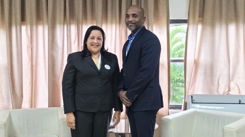 It was an honour to meet with Her Excellency Mayra Arevich, Minister of Communications of Cuba, and her team, during #Informática2024. 

Discussions centred on strengthening collaboration between Cuba, a CTU Member State and the CTU Secretariat.