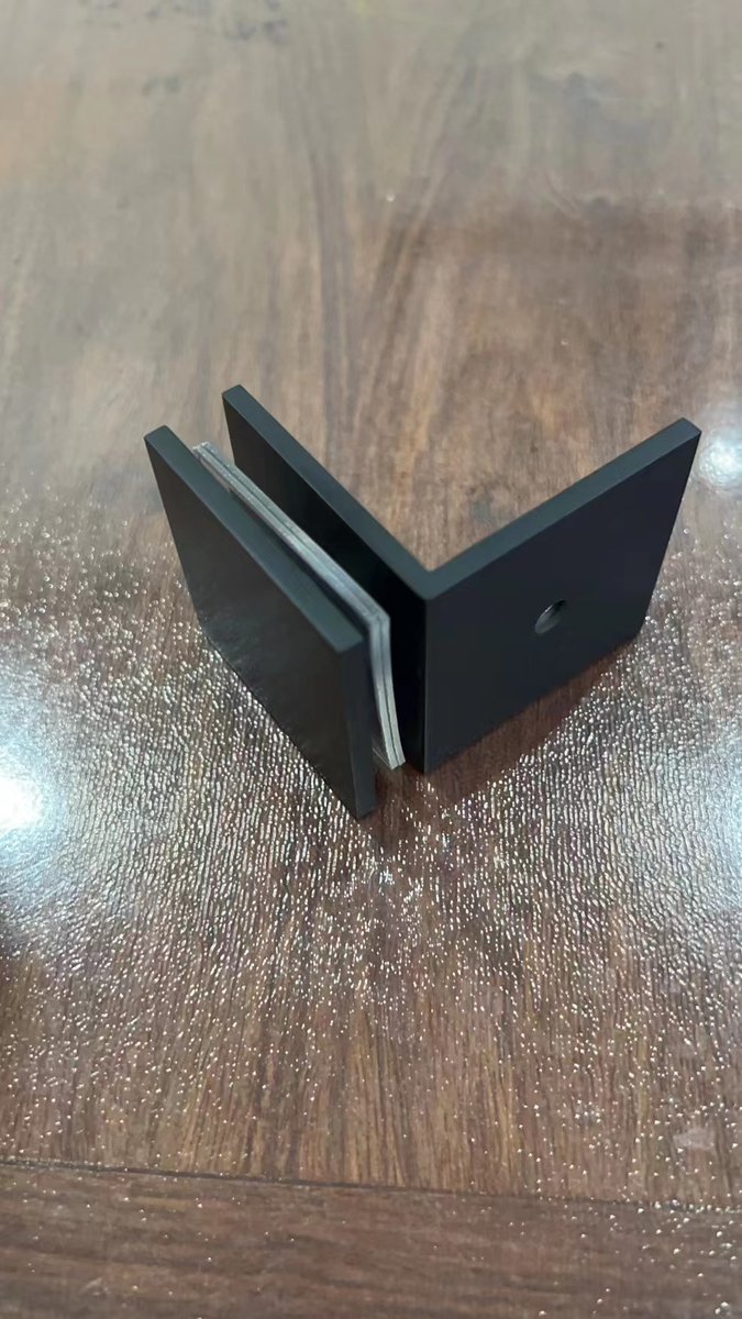 DawnLU926674's tweet photo. 90 Degree Wall Mount Brass Glass Clamp
Material:Solid Brass
Size:45*45MM / 50*50MM
Whatsapp/Wechat: 0086 159 1500 1924
Email:tuosaierhardware@gmail.com
#glassclamp #glassclip #brassclamp #hardware #glassdoorhardware #bathroomhardware #showerdoor #factory #OEMODM #TOPSER https://t.co/GA8t06hduO