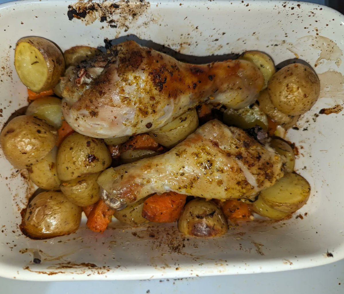 Princess__Fiona's tweet image. Day 84 of #100DaysOfHappy 

Sunday night chicken dinner 😋

#Gratitude #Thankful #SundayDinner #SundayFunday #Yum #HomeCooking