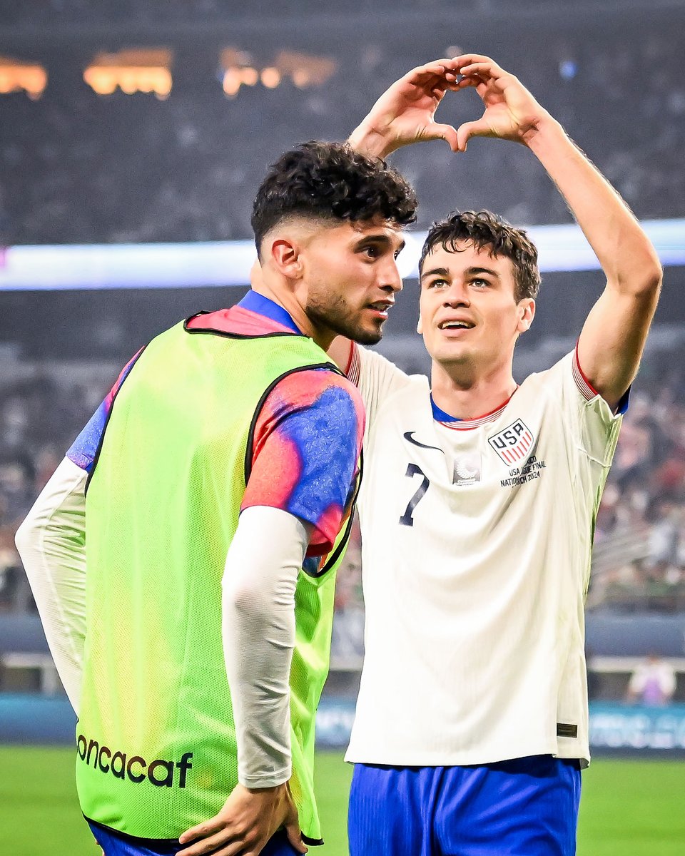 brfootball's tweet photo. USMNT are unbeaten in their last seven matches against Mexico:

✅ 3-2
✅ 1-0
✅ 2-0 
➖ 0-0
➖ 1-1
✅ 3-0 
✅ 2-0 https://t.co/MU40empdP4