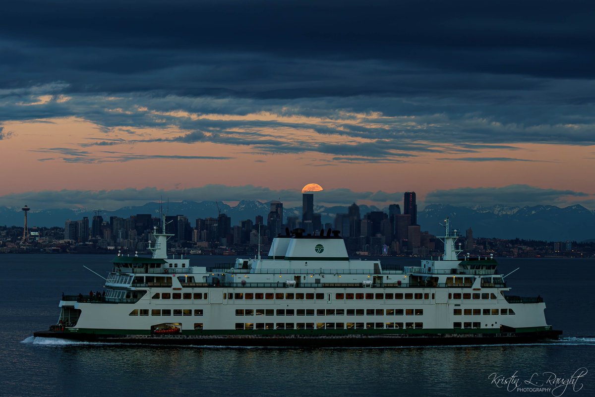 M/V Chimacum and the full moon rise tonight in Seattle.