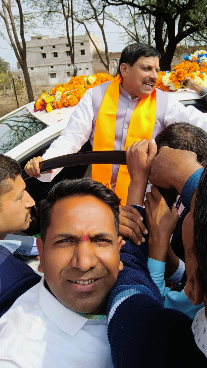 "ग्राम रोजगार सहायक संगठन मध्यप्रदेश" की तरफ से मध्यप्रदेश के यशस्वी मुख्यमंत्री माननीय डाॅ. मोहन यादव जी के जन्मदिन की हार्दिक बधाई व अनंत शुभकामनाएं।

मध्यप्रदेश के "23000 ग्राम रोजगार सहायक" व उनके परिवार आपके स्वस्थ व मंगल जीवन की कामना करते हैं।
<a href="/DrMohanYadav51/">Dr Mohan Yadav</a>
<a href="/GRSUnionMP/">GRS Union MP</a>