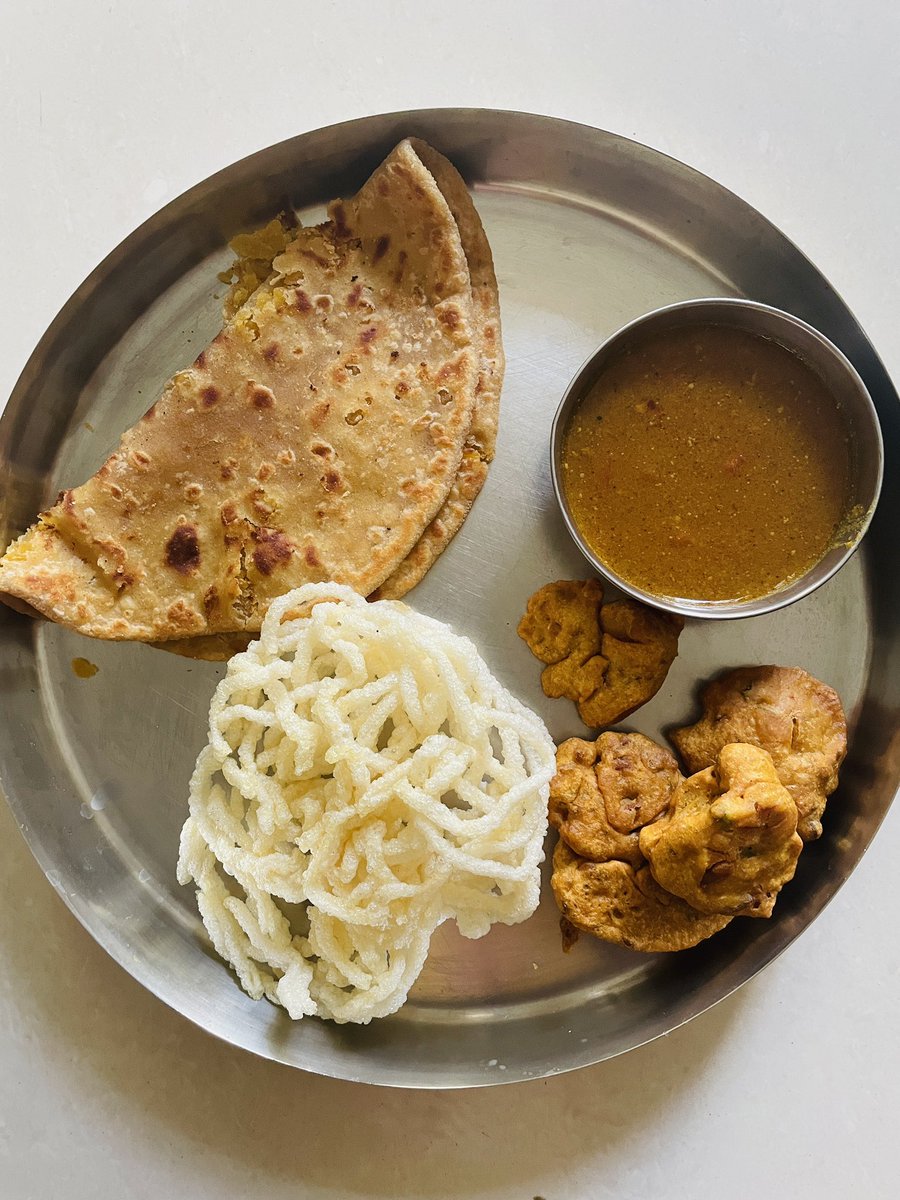 Mandatory puranpoli and कटाची आमटी for Holi. 
#HappyHoli everyone ❤️