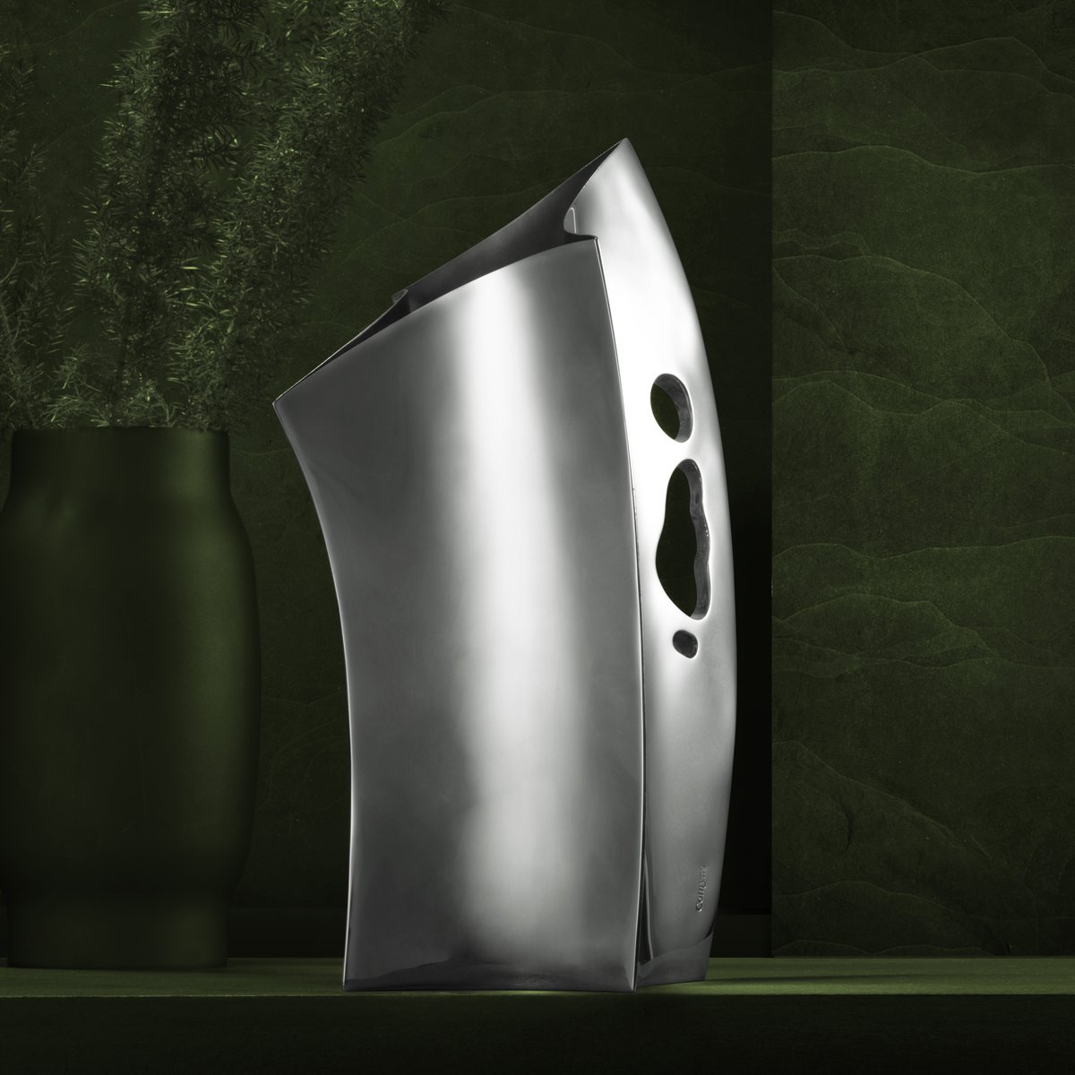 Comyns_Silver's tweet photo. The Four Angled Bean Water Pitcher is perfect for serving drinks for your guests this Eid. The integral handgrip mimics whimsical caterpillar-eaten holes. A limited edition of 100 pieces worldwide.
#Comyns #ComynsSilver #WilliamComyns #Silver #Gifts #Eid2024 #RamadanKareem #Eid https://t.co/aszpVin7PX
